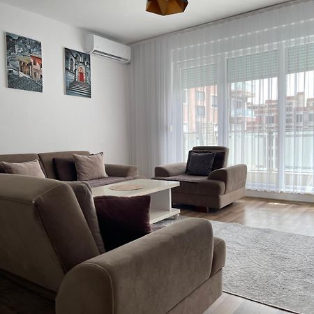Entire Apartment - Near The Center Pristina Eksteriør billede