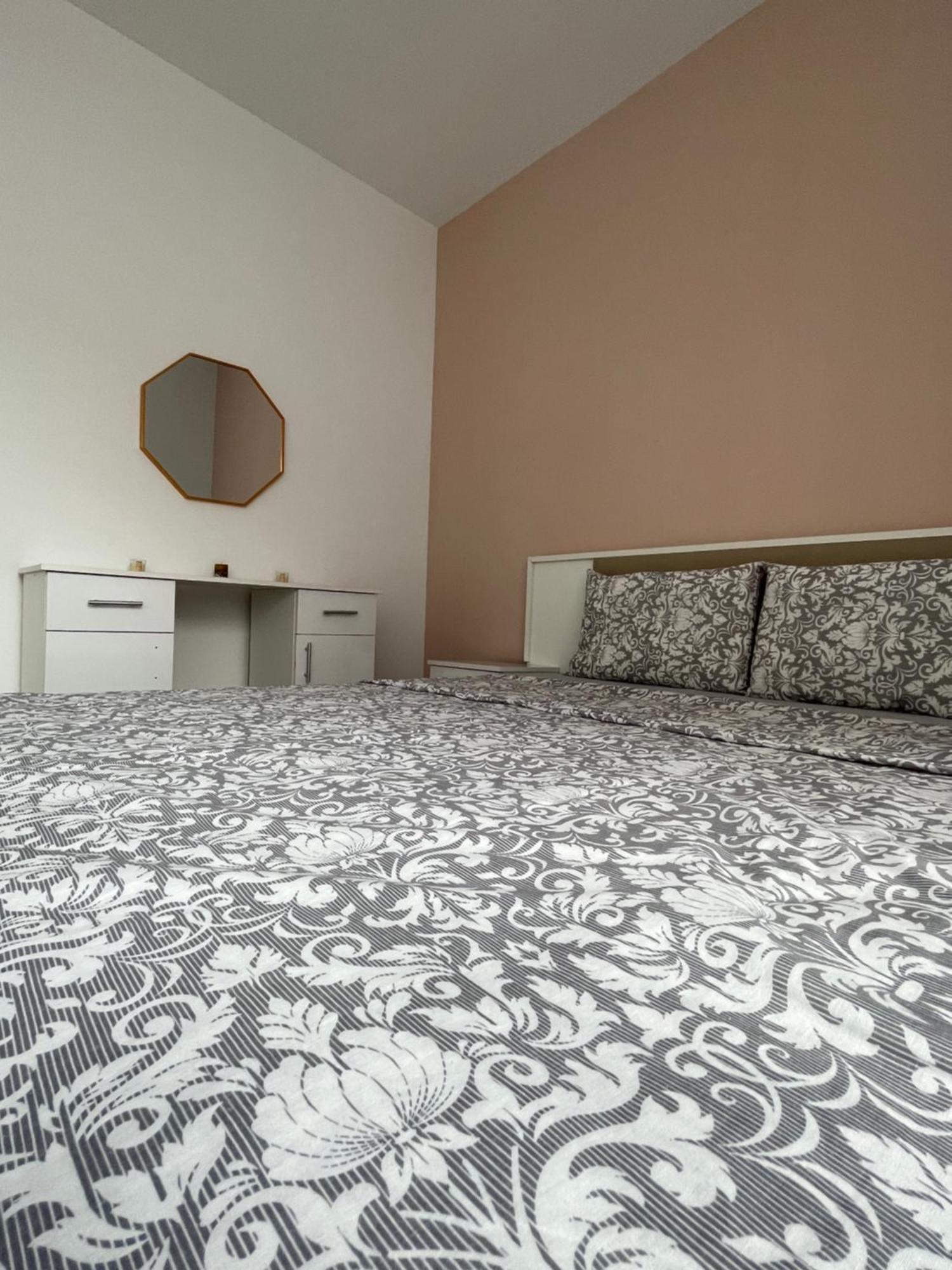 Entire Apartment - Near The Center Pristina Eksteriør billede